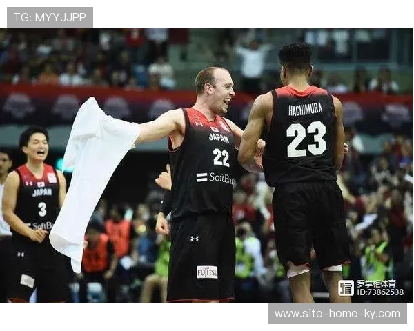 日本队三分球命中率下滑 下半场外线机会把握不足 日本队三分球命中率下滑 下半场外线机会把握不足